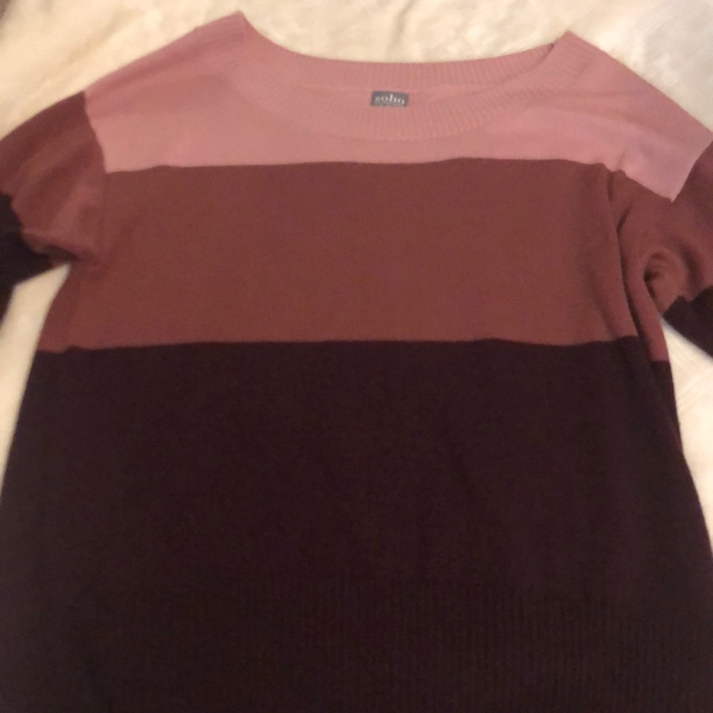 Women’s long sleeve sweater! Size XS!